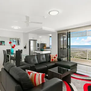 cairns-luxury-waterview-apartment.cairnshotels4all.com/